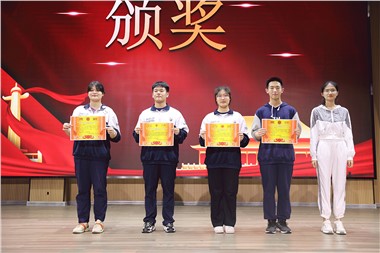 汗水激揚(yáng)青春，書(shū)香傳遍郡園！|郡華學(xué)校微周刊（2022.4.25—5.1）